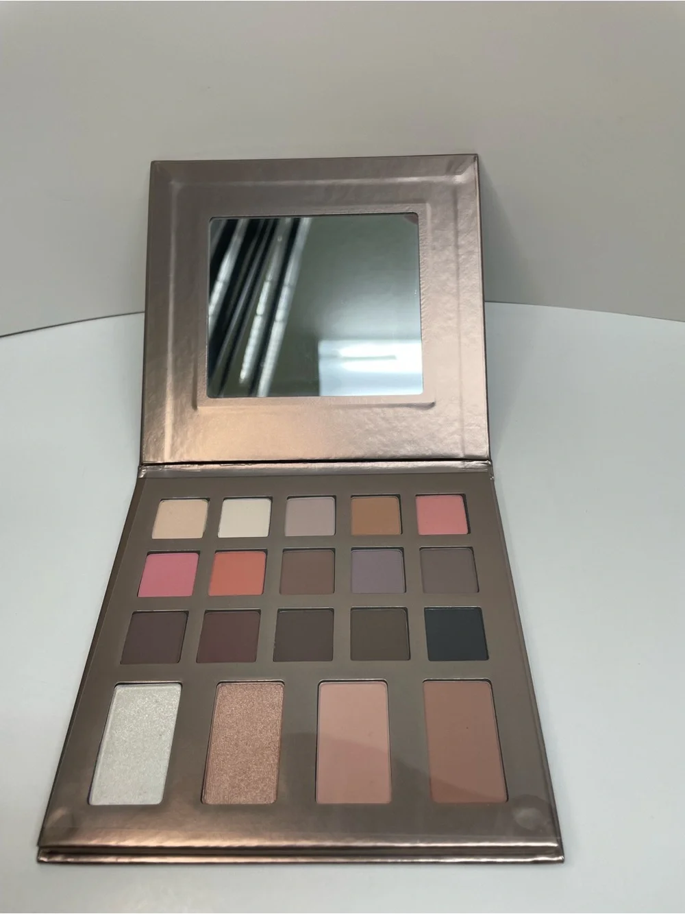 Billy B Gallany Eyeshadow Palette - Multi Finish Shades